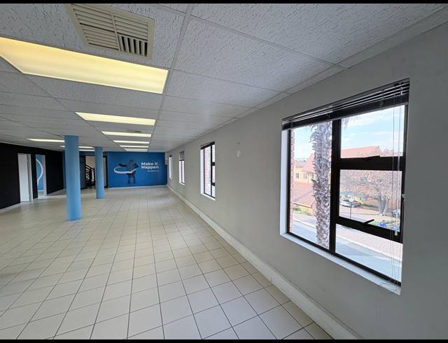 140M² OFFICE TO LET IN FOURWAYS